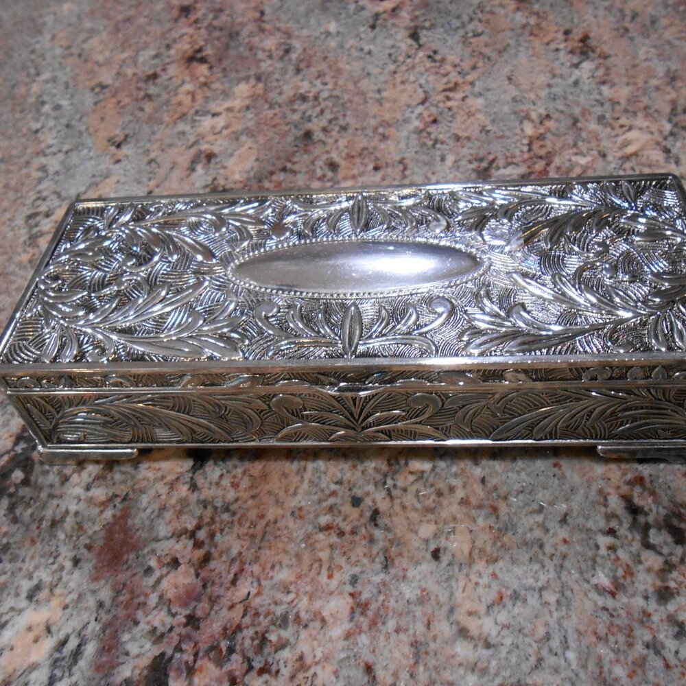 Women's/Girls silver-plated jewelry box.